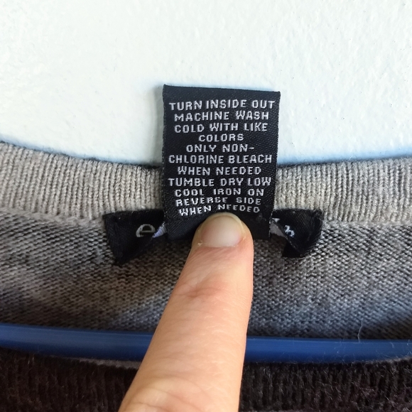 5/$30 East of 7th Black/Grey Roses Sweater Blouse - Picture 2 of 5